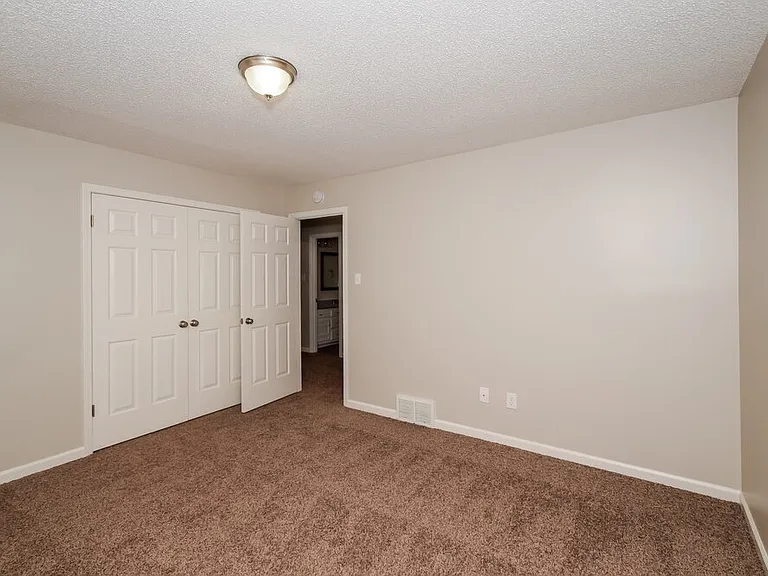 120 Shelley Renee Ln — Photo 14