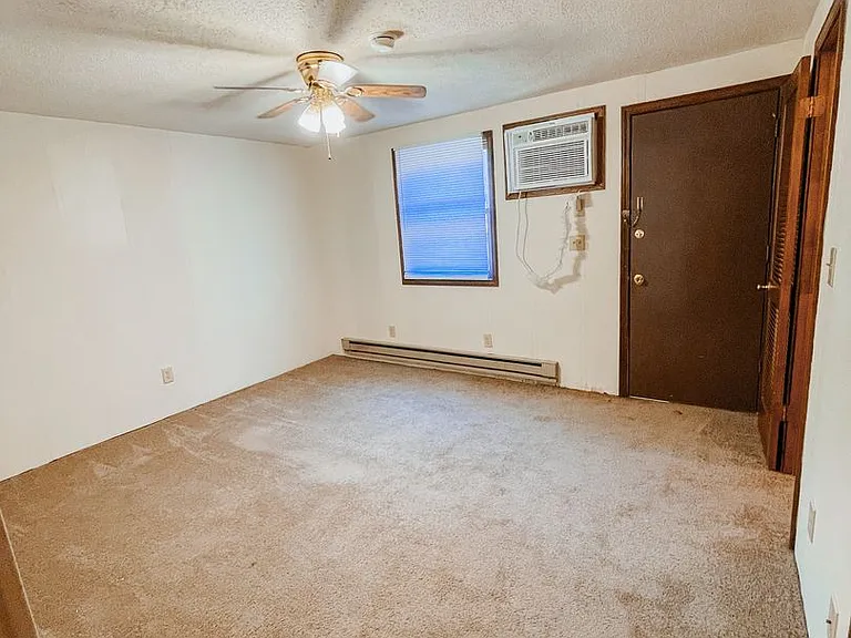 2819 Whitener St — Photo 5