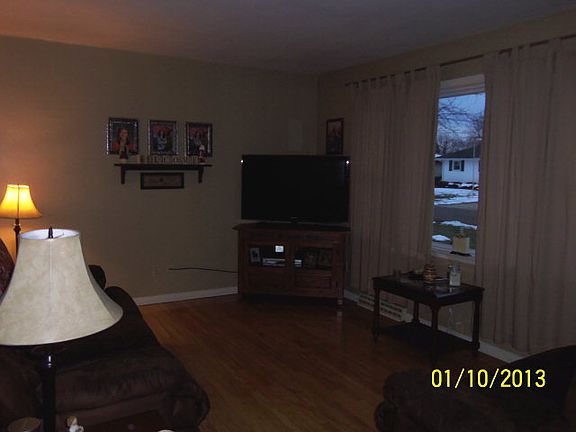 4th image of 674 Brookside Ave