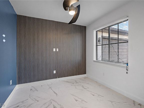 5th image of 24 Crestwood Cir S