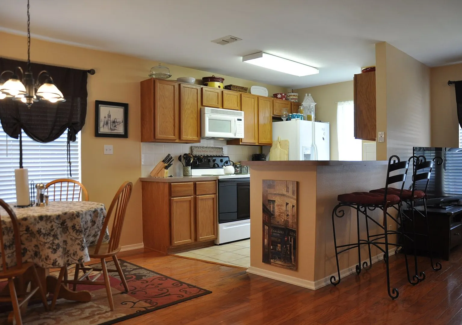 Beautiful 2/2/2 Home in Whitehouse ISD! — Photo 4