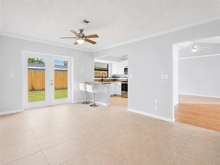 3962 Winfield Rd — Photo 10