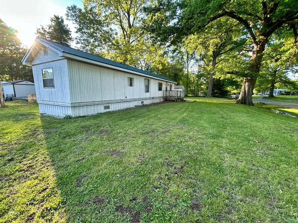 518 Locust St, Xenia, IL 62899