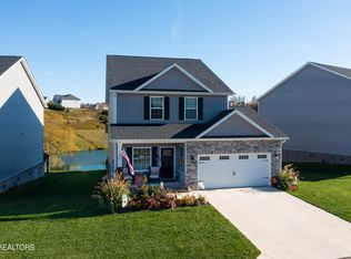 121 E Fortenberry St, Oak Ridge, TN 37830