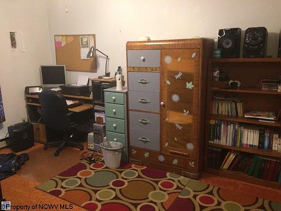 5th image of 123 Hetzel Ave