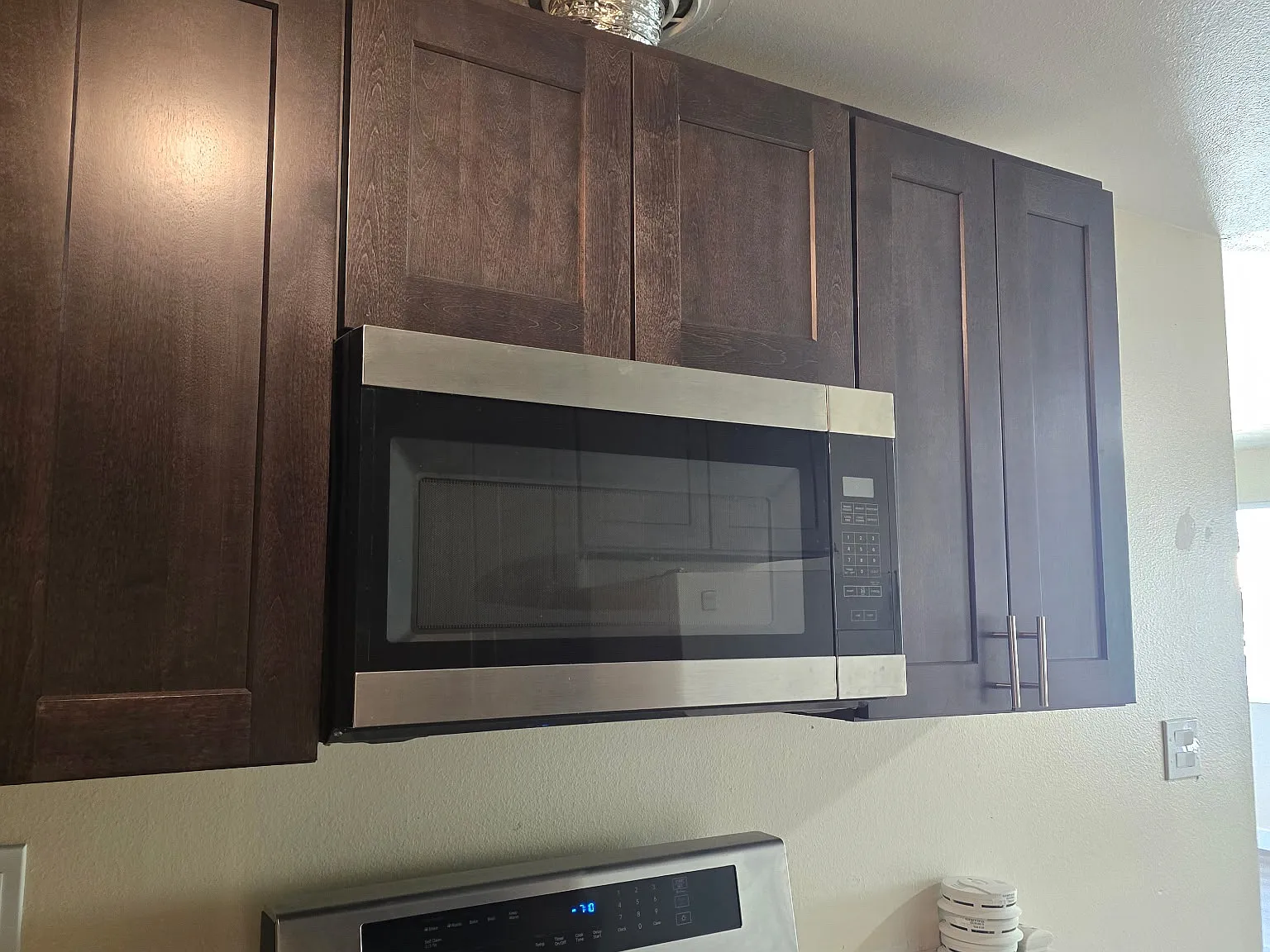 2 bed, 900 sqft, $2,200 — Photo 3