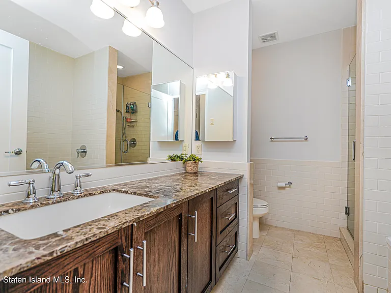 90 Bay Street Lndg #2H — Photo 17