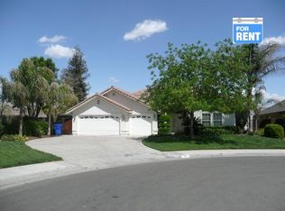 2887 Kensington Ct, Hanford, CA 93230