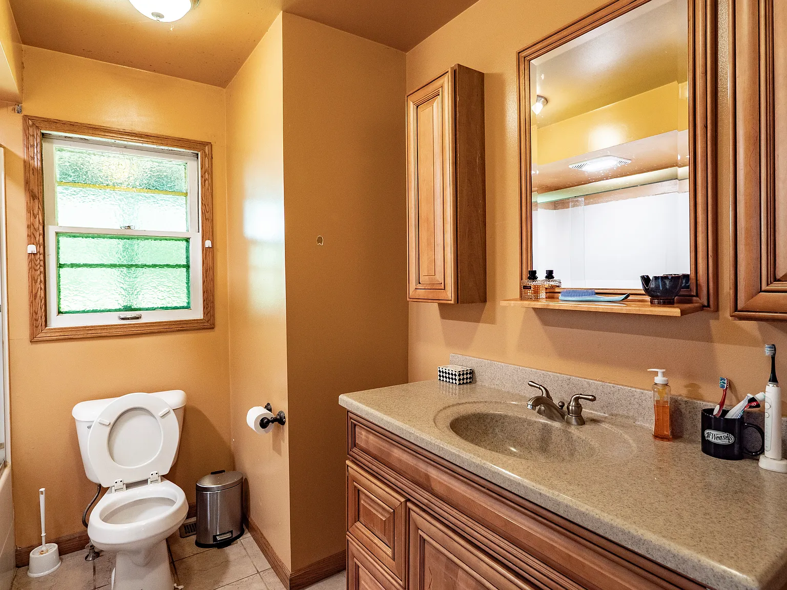 3 bed, 1000 sqft, $1,400 — Photo 3