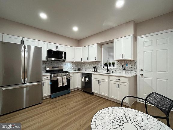5th image of 2317 E Fayette St
