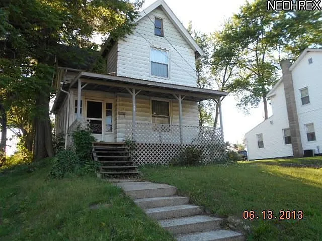 503 1st St NE photo 1