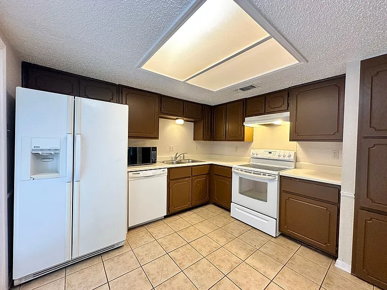 1003 Beaver Trl — Photo 10