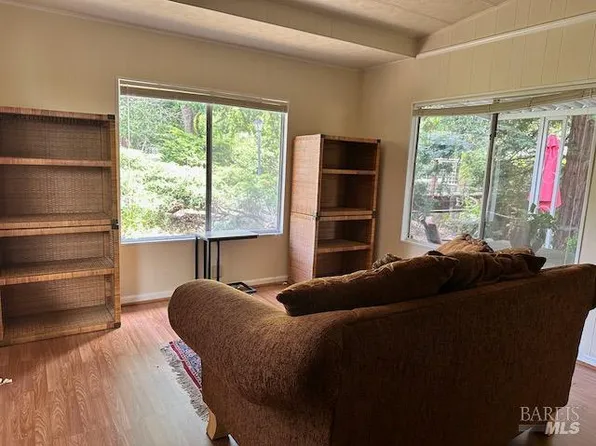 31 Springhill Court, Santa Rosa, CA 95409