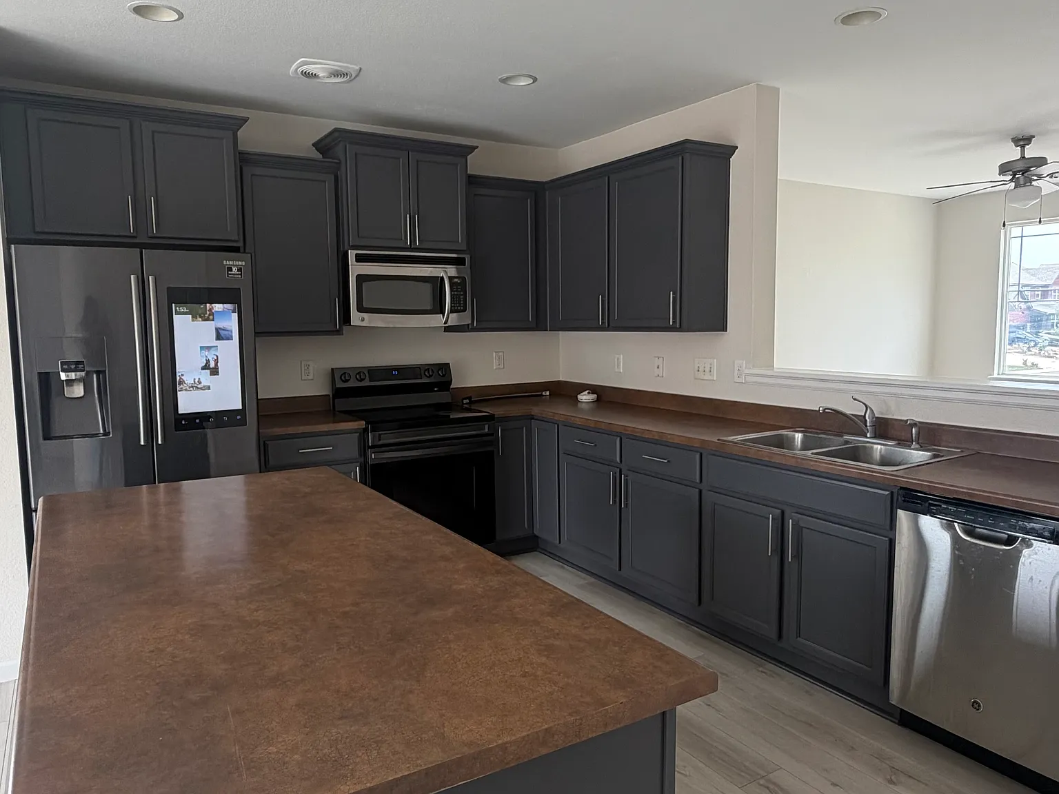 5 bed, 3.5 bath, 2479 sqft, $3,600 — Photo 4
