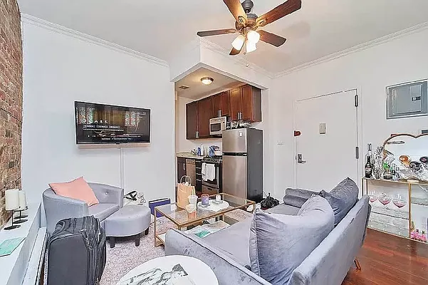 Rented by REAL New York | media 9