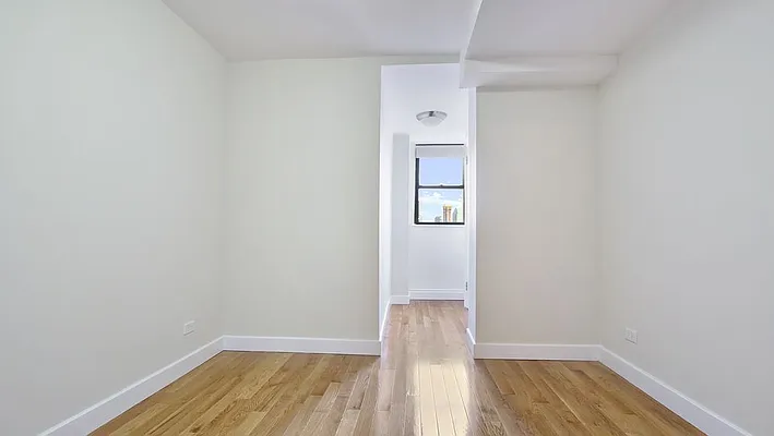 Rented by Stonehenge NYC LLC | media 34