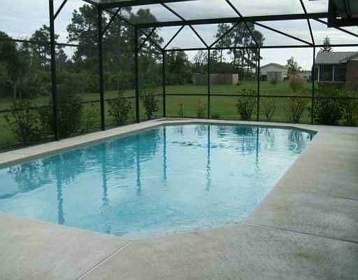 2nd image of 2575 Cove Ct