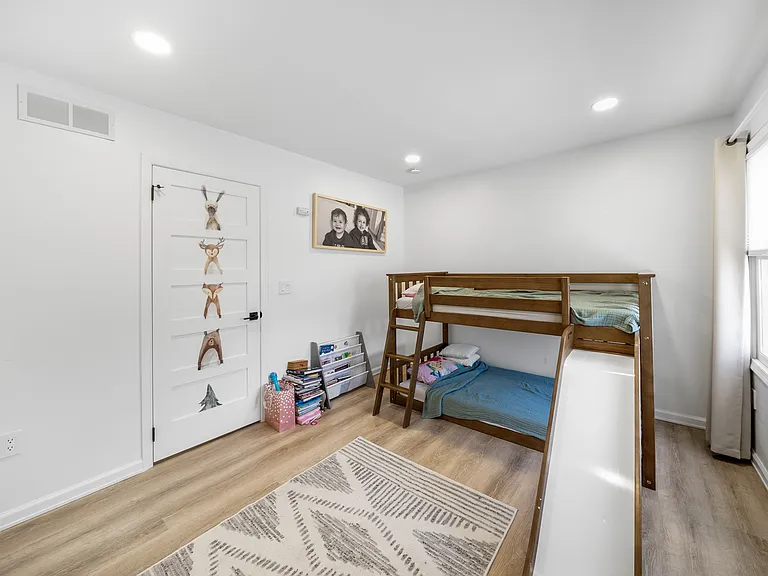 66 Claridge Ct — Photo 15