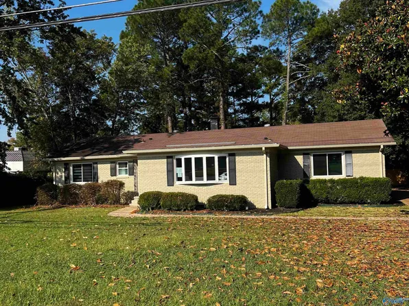 7812 Bailey Cove Rd SE, Huntsville, AL 35802