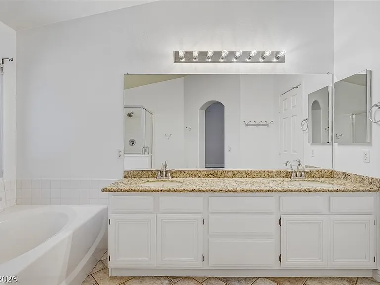 3034 Carbondale St — Photo 43
