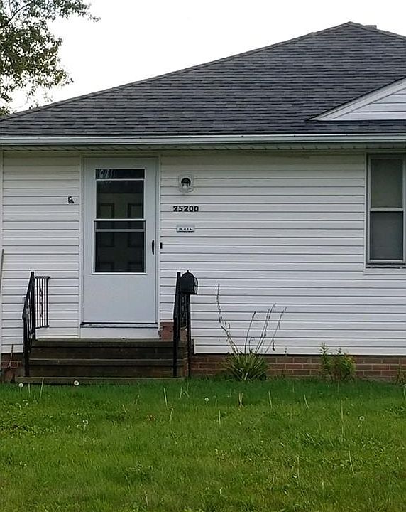 1st image of 25200 Picone Ln