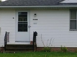 25200 Picone Ln, Bedford Heights, OH