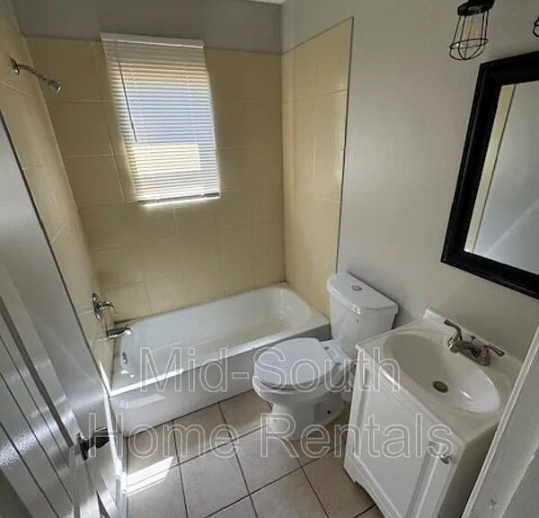1825 Castalia St #3 — Photo 5