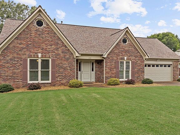 3rd image of 873 Lancelot Ln