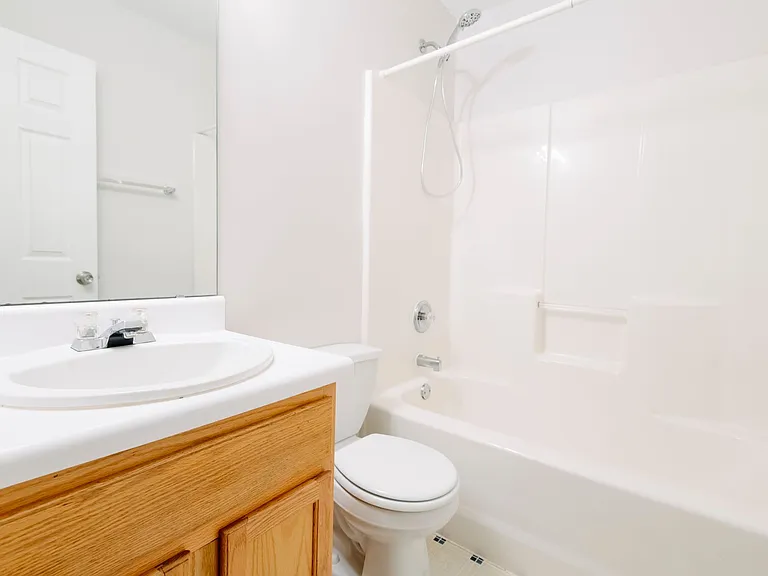221 Adefield Ln — Photo 8
