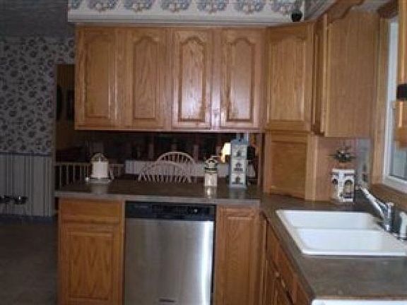 5th image of 551 McEntee Dr