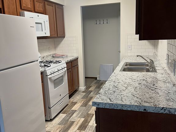2nd image of 3797 Richmond St NW