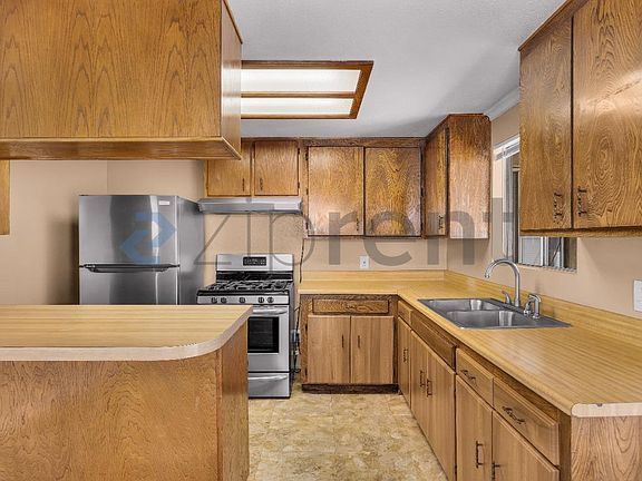 5th image of 1851 Donax Ave