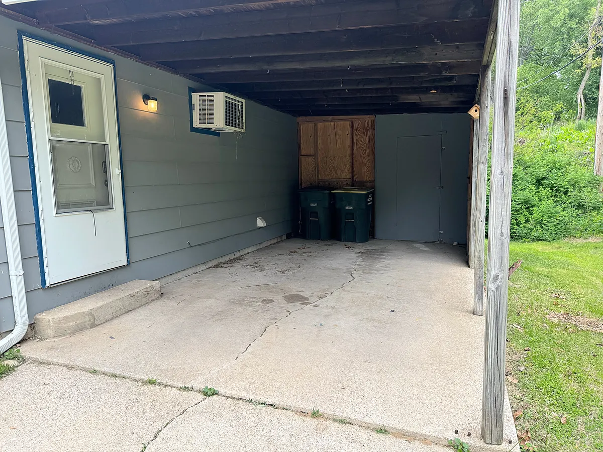 Building Photo - 2054 Saint Joseph Ln