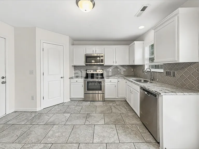 4983 Old Towne Village Cir — Photo 3