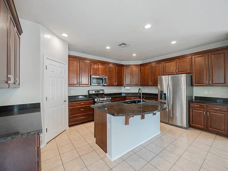 15268 W Coolidge St — Photo 10