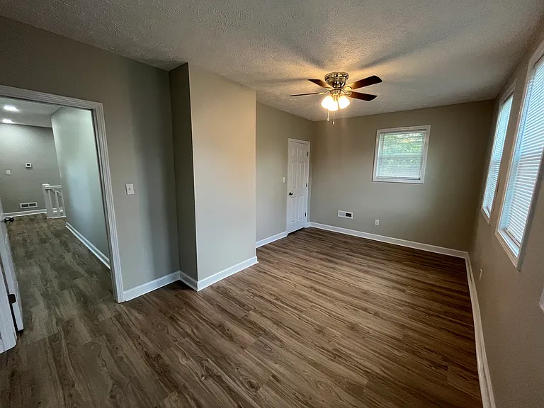 806 White Rose St — Photo 12