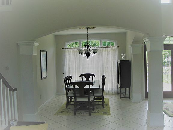 5th image of 342 Oakdale Dr