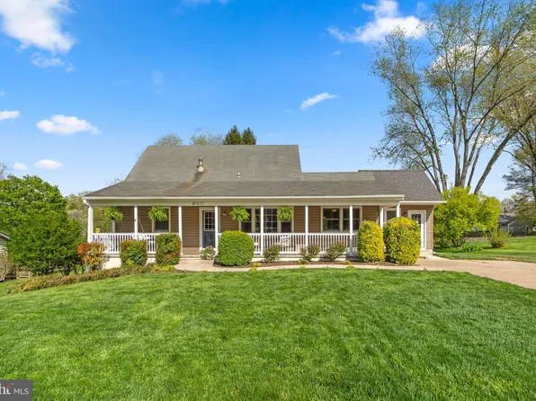 6011 Crossway Ct, Sykesville, MD 21784