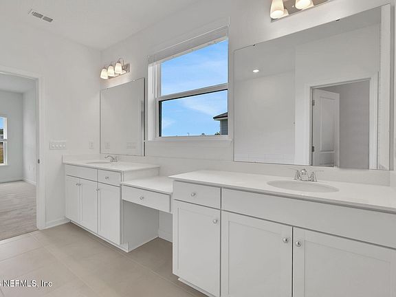 4th image of 335 SILVER HERON Way