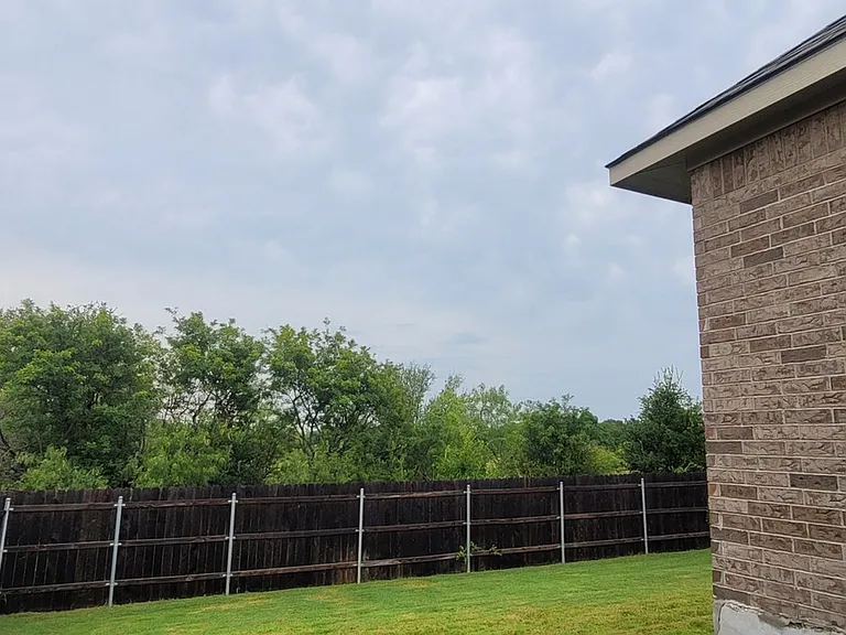 3206 Trinity Dr — Photo 30