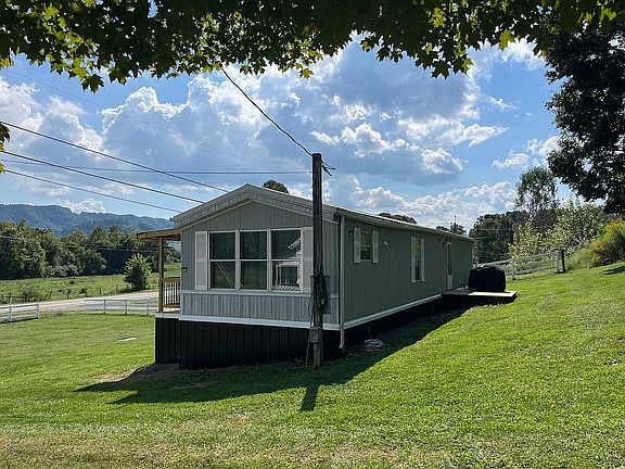 5th image of 2055 Valley Rd