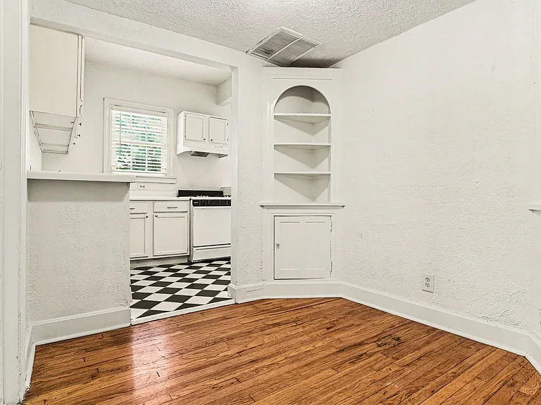 4515 Swiss Ave — Photo 24