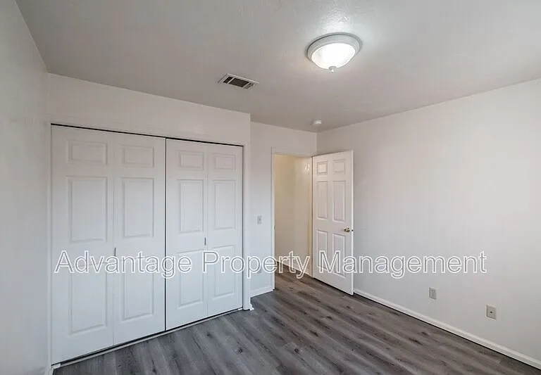 2870-2872 Raleigh Ct SE — Photo 19