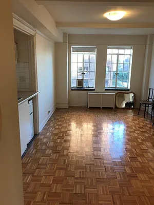 Rented by Realty Group International | media 9