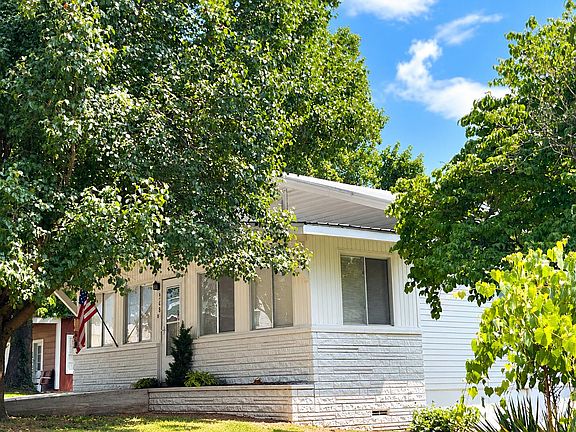 3rd image of 308 S Maple Street