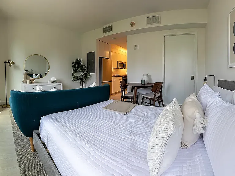 22 Chapel St #17D — Photo 2