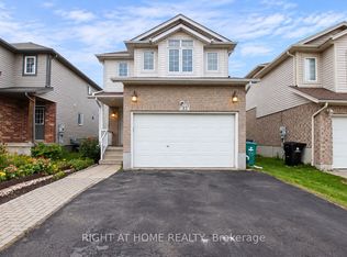 35 Chantilly St, Kitchener, ON N2R1V7