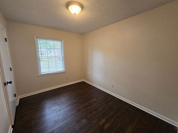4th image of 6343 Paddington Ct