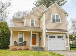 35 Walnut St, Newington, CT 06111