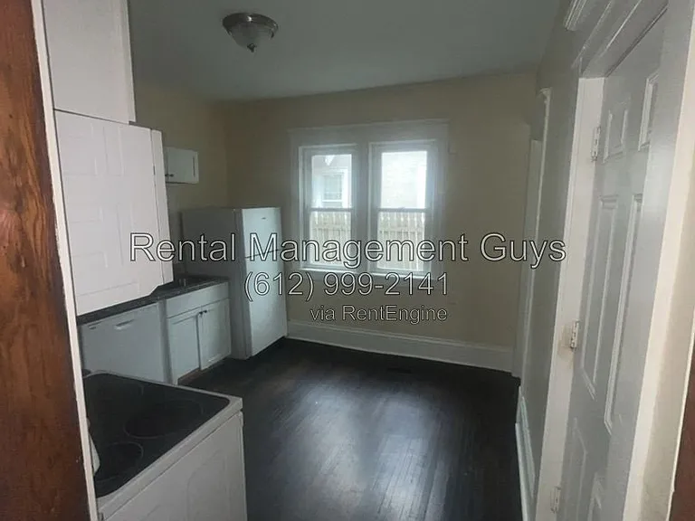 1914 Russell Ave N — Photo 10